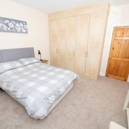 The Bungalow At Seaway'S, Sleeps 11 + Driffield Exterior photo