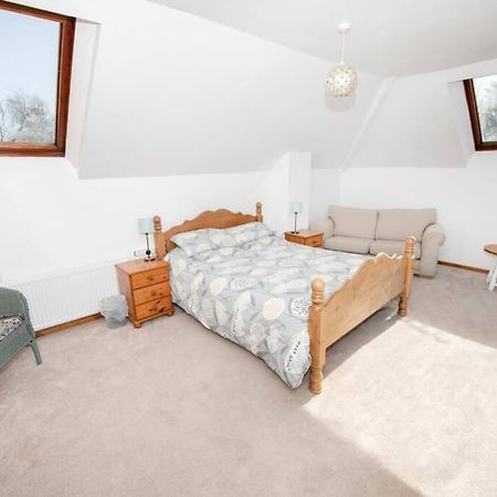 The Bungalow At Seaway'S, Sleeps 11 + Driffield Exterior photo
