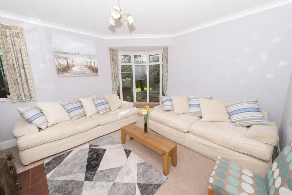 The Bungalow At Seaway'S, Sleeps 11 + Driffield Exterior photo