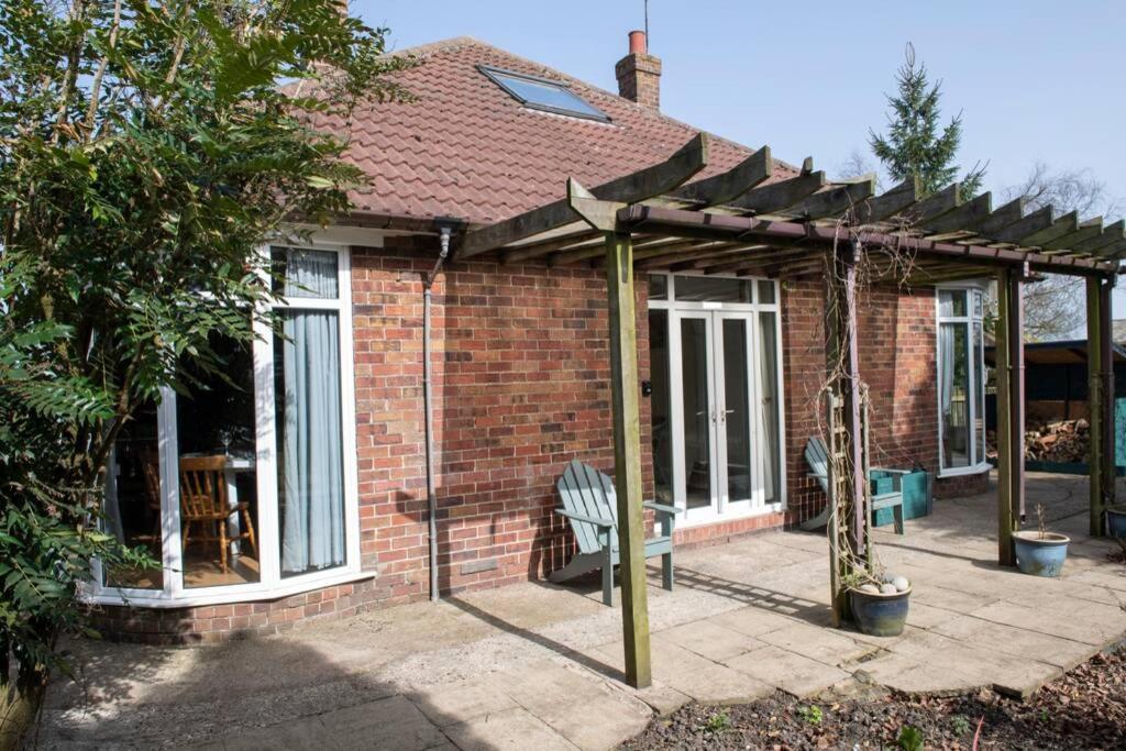 The Bungalow At Seaway'S, Sleeps 11 + Driffield Exterior photo